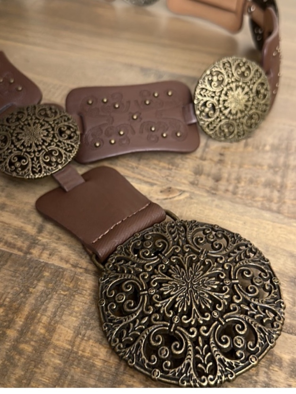 Vintage Boho Western Concho Belt Brown Leather Medallion Festival Cowgirl - Picture 3 of 5